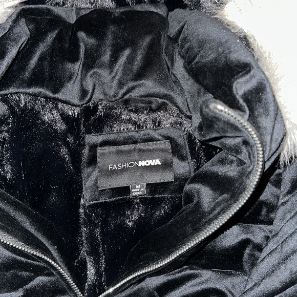 Women’s Medium Black Velvet Puffer Jacket - Picture 3 of 3